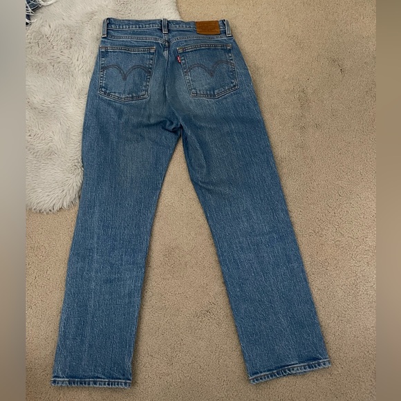 LEVI JEANS! - Picture 3 of 4